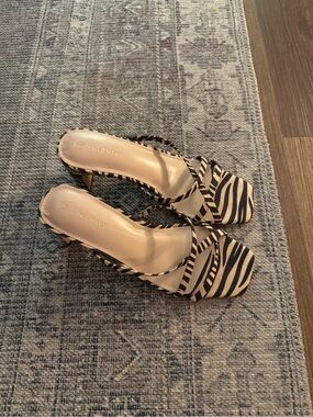 The Drop Women’s Zebra-Print Slide Sandals in Cream and Black